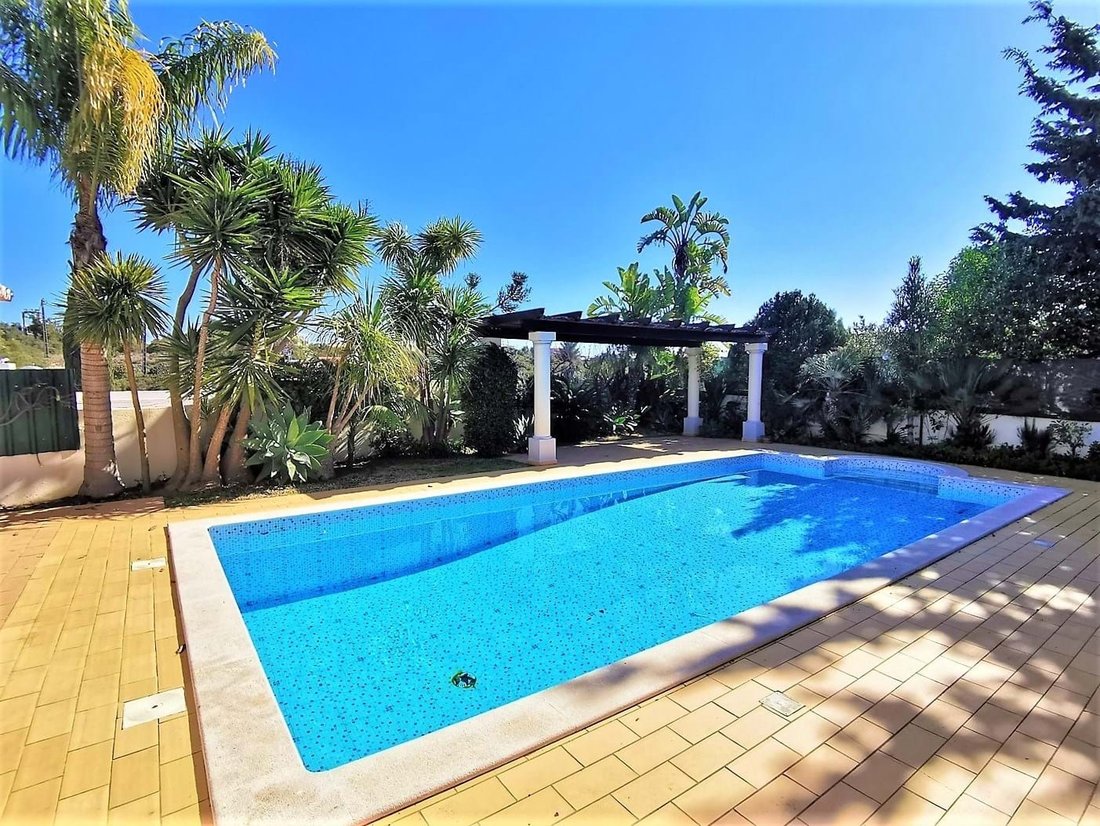 Villa in Carvoeiro, Algarve, Portugal 3 - 12511729