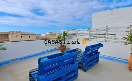 House for sale - Conil de la Frontera - central location - Holidaydelaluz