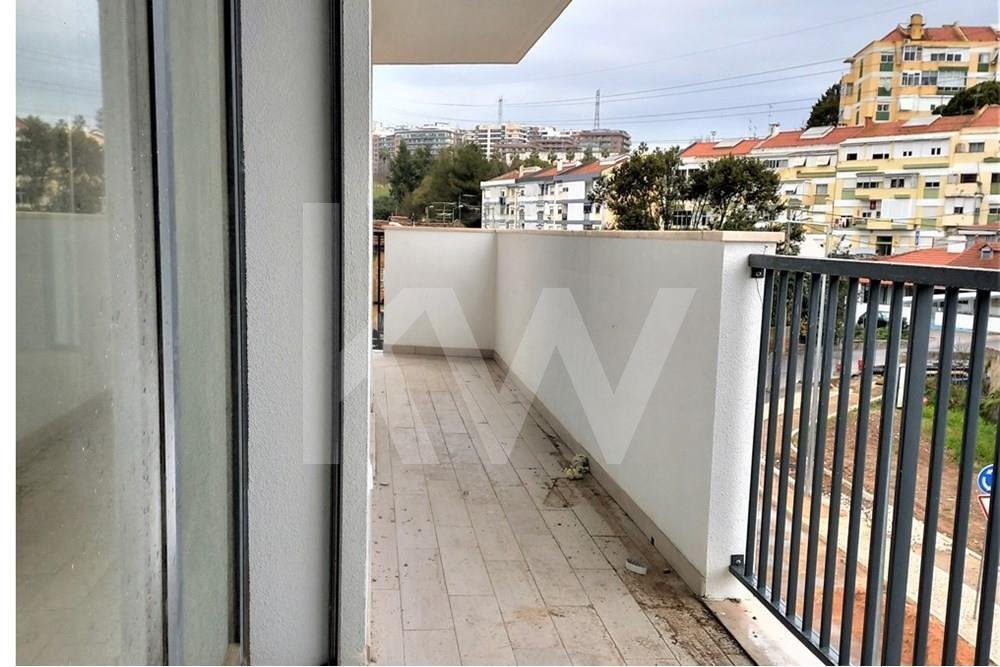 Twenty Minutes From Odivelas Underground Station In Odivelas, Lisbon