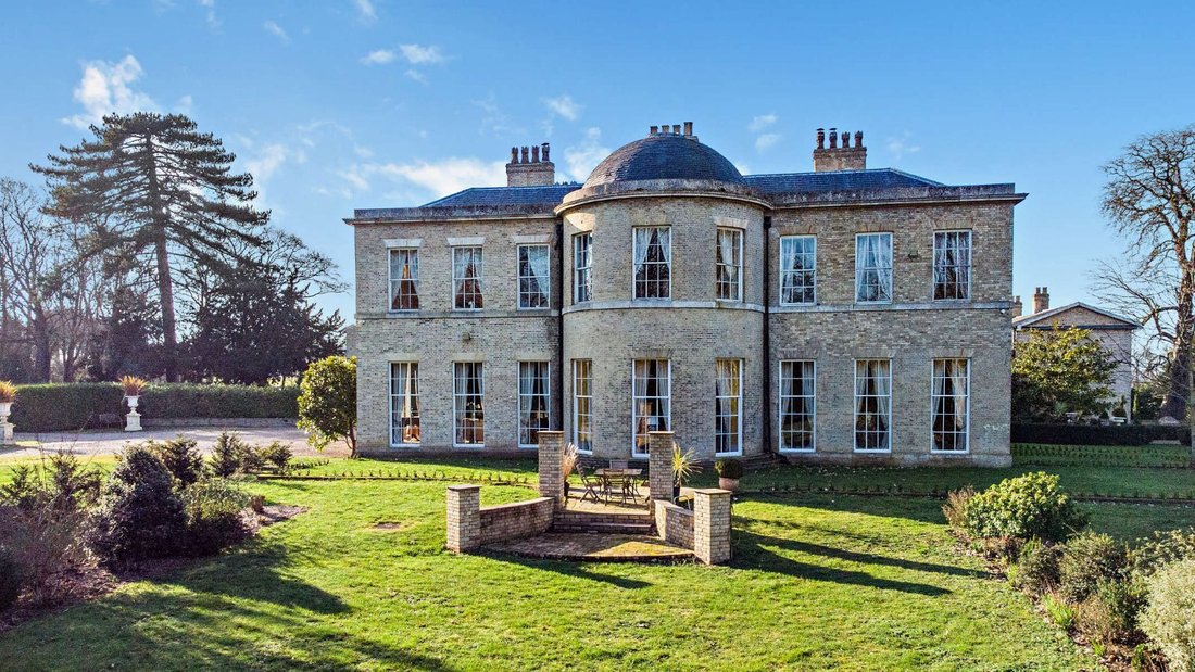 A Magnificent Grade Ii* Listed In Beccles, England, United