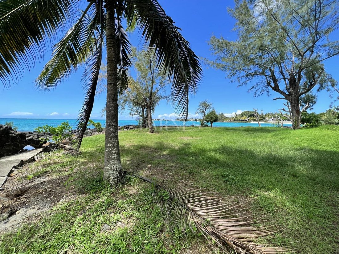 pereybere-seafront-in-grand-baie-rivi-re-du-rempart-district