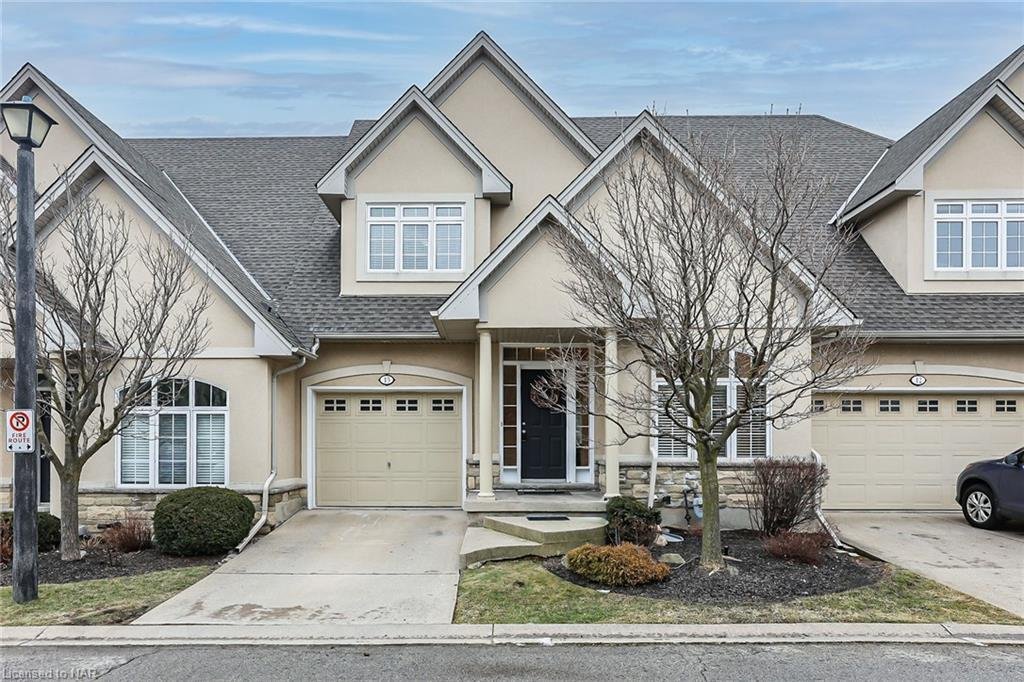 Exclusive Bungaloft In Niagara Falls, Ontario, Canada For Sale (12517188)