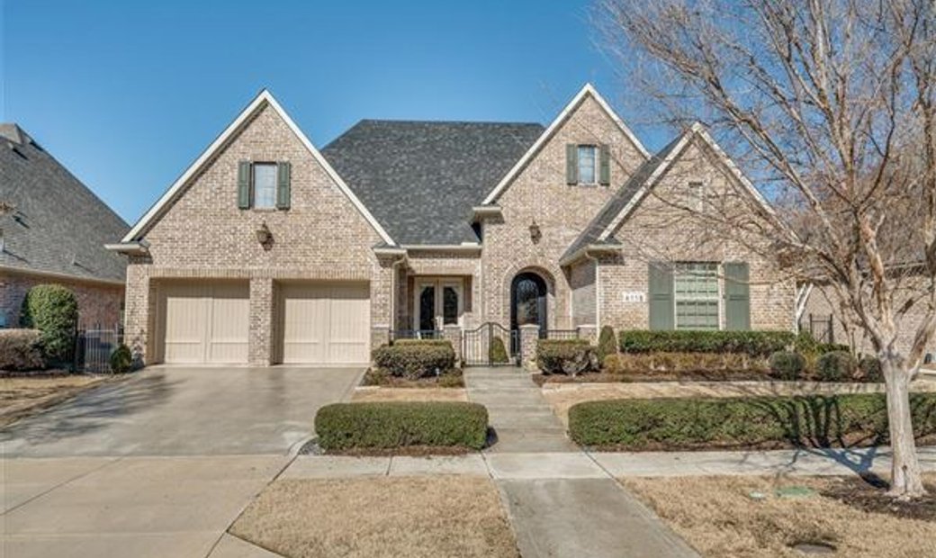 Darling Newman Village Home In Frisco, Texas, United States For Sale