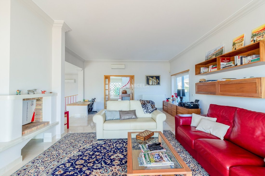 Villa With Excellent Views Of 360º Of The Sea And In Burgau, Algarve