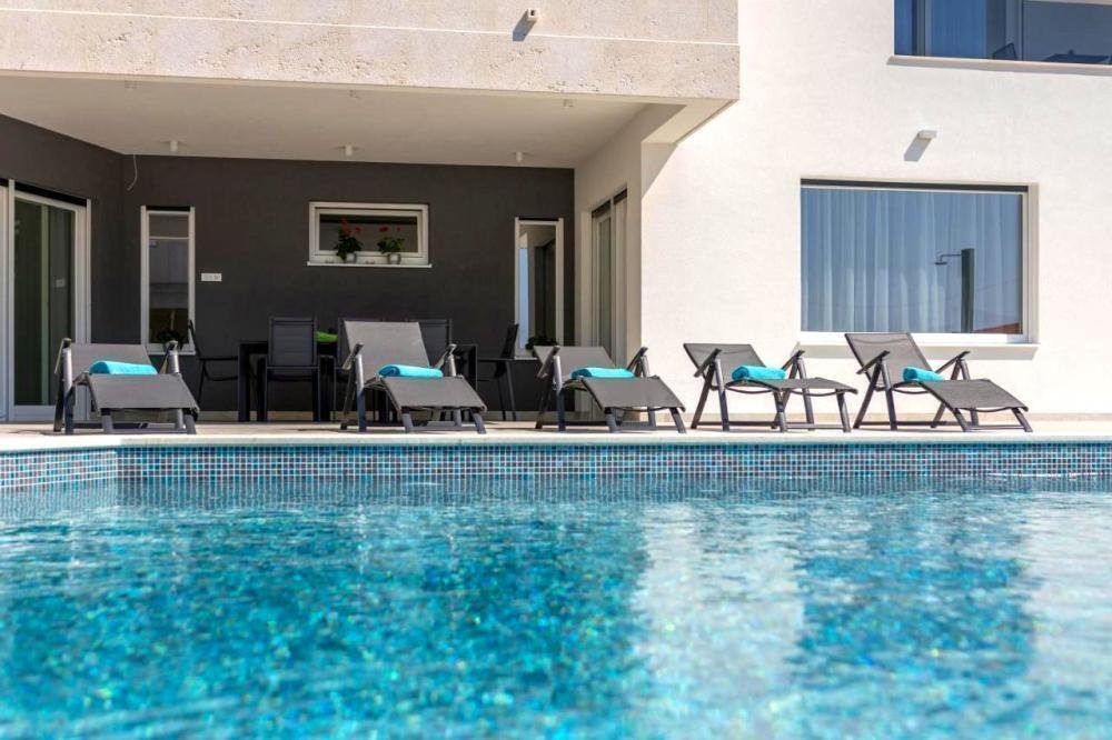 Villa in Gradski kotar Grad, Split, Split-Dalmatia County 2 - 12520952