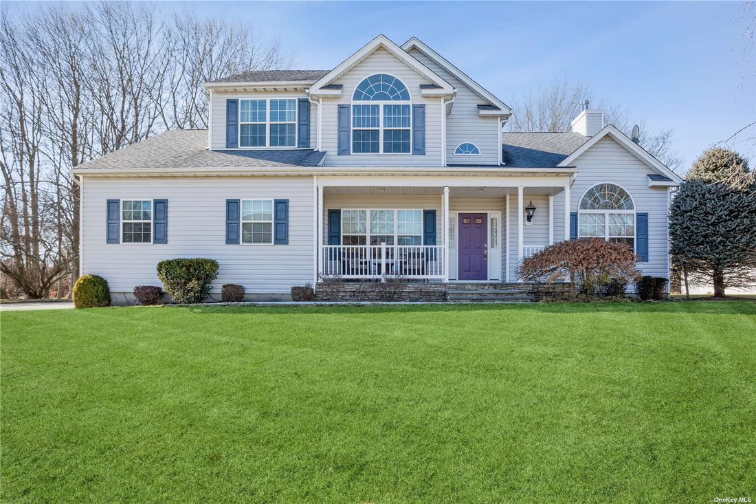 House Manorville En Manorville, Nueva York, Estados Unidos En Venta