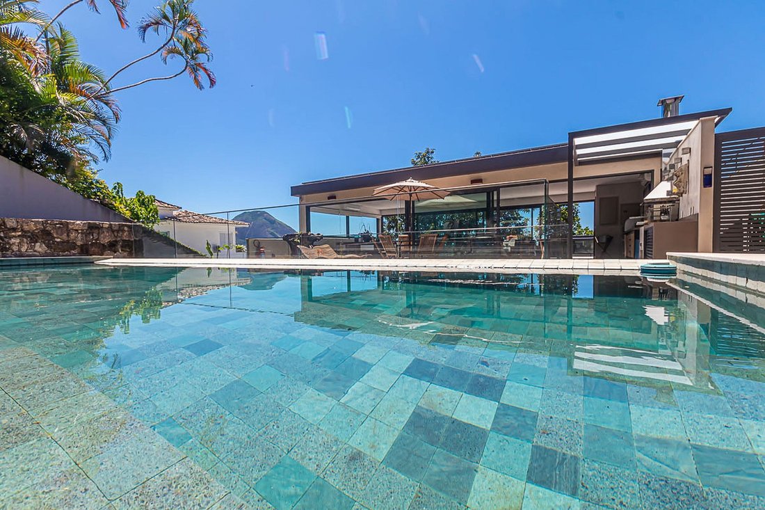 Villa in Rio de Janeiro, State of Rio de Janeiro, Brazil 5 - 12522392