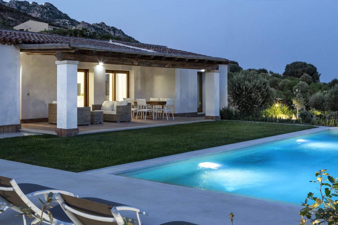 Villa in San Pantaleo, Olbia, Italy 2 - 12520545