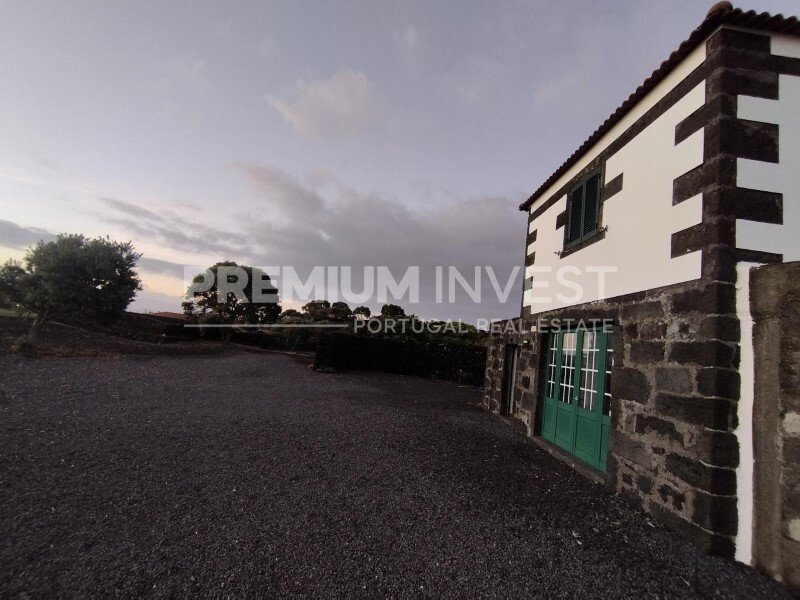 Unrivaled Villa With Sea View, In Place Of In Candelária, Azores