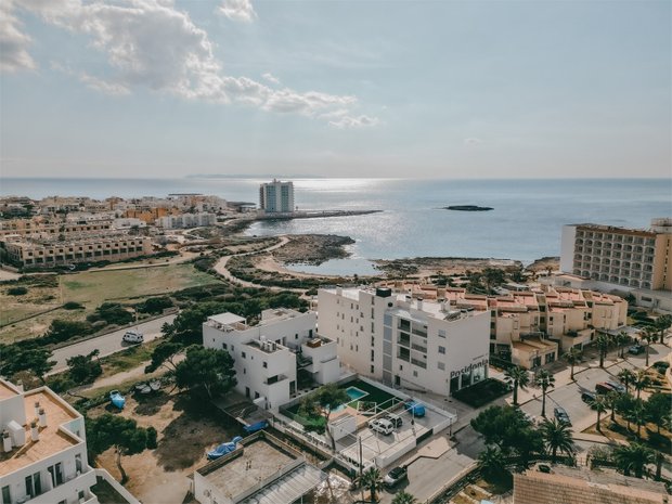 Casas de lujo para comprar en Colonia de Sant Jordi, Islas Baleares, España  | JamesEdition