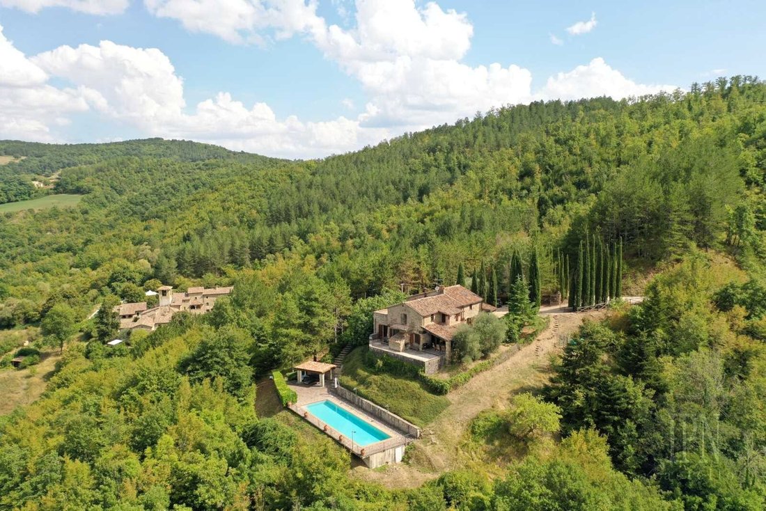 Country House in Pietralunga, Umbria, Italy 3 - 12522726