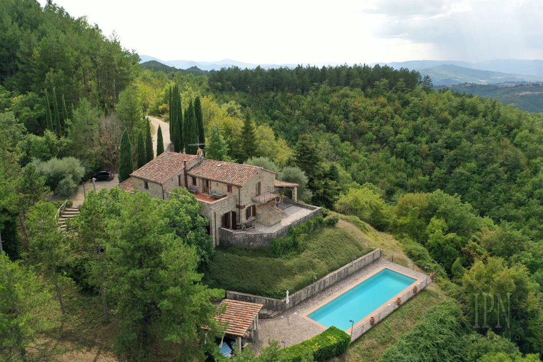Country House in Pietralunga, Umbria, Italy 1 - 12522726