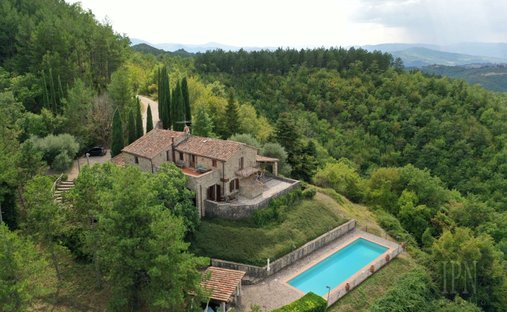 Casa de Campo en Pietralunga, Umbría, Italia 1