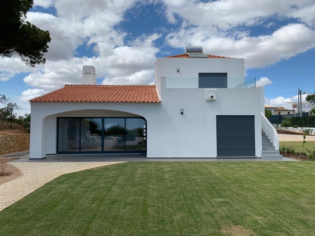 Single Villa 3 Bedrooms, Albufeira In Olhos De água, Algarve, Portugal