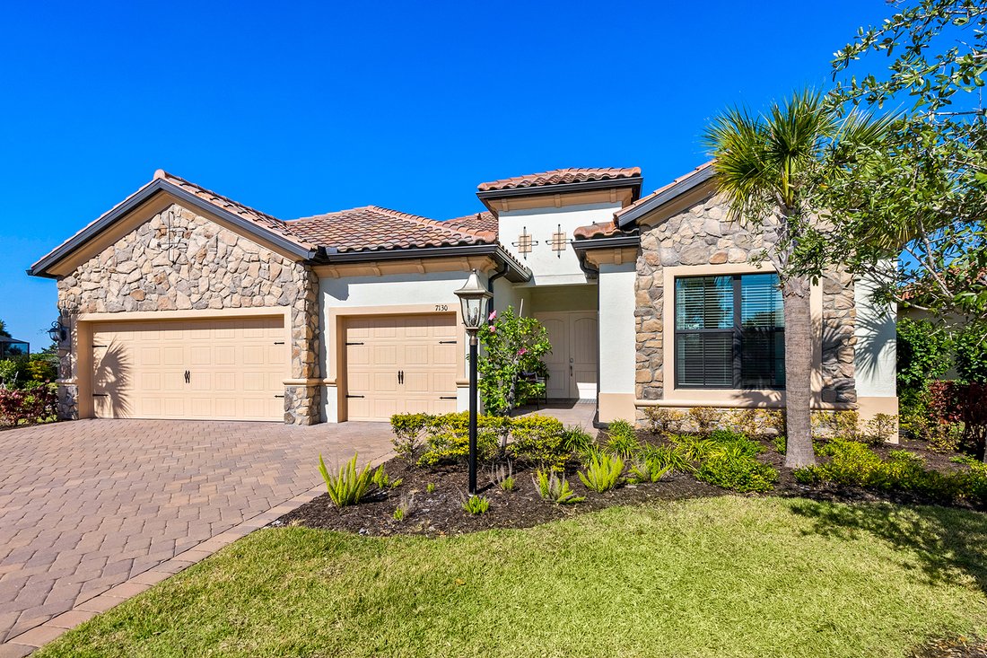 country-club-east-at-lakewd-rnch-in-bradenton-florida-united-states