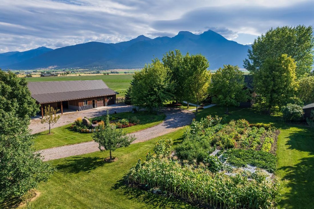 Beautiful Home Located In The Heart In Saint Ignatius, Montana, United