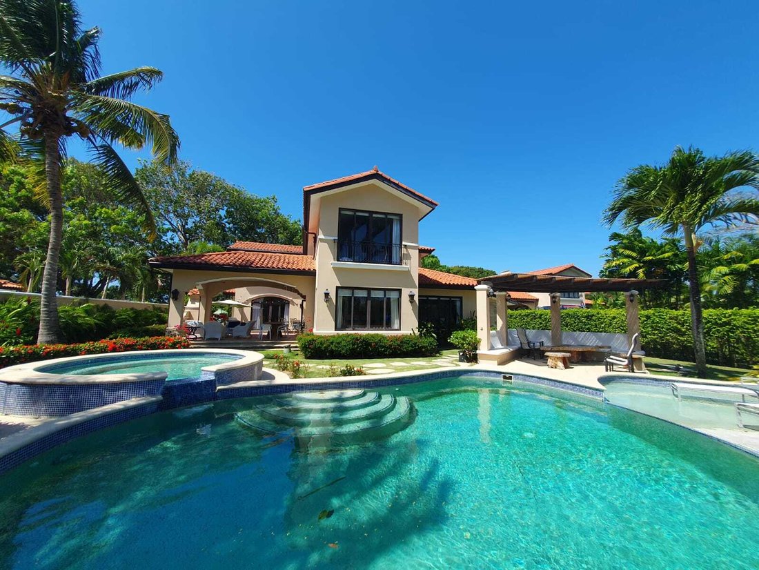 Beautiful House Facing The Lake And Very In Rio Hato, Coclé Province