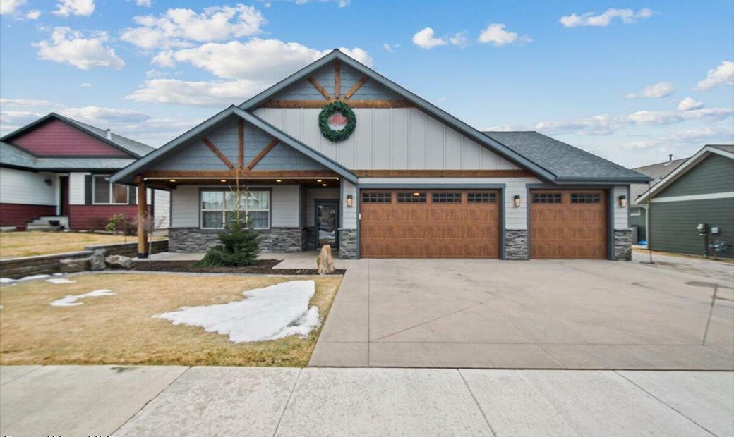 Remarkable Waterfront Home In Radiant Lake In Rathdrum, Idaho, United