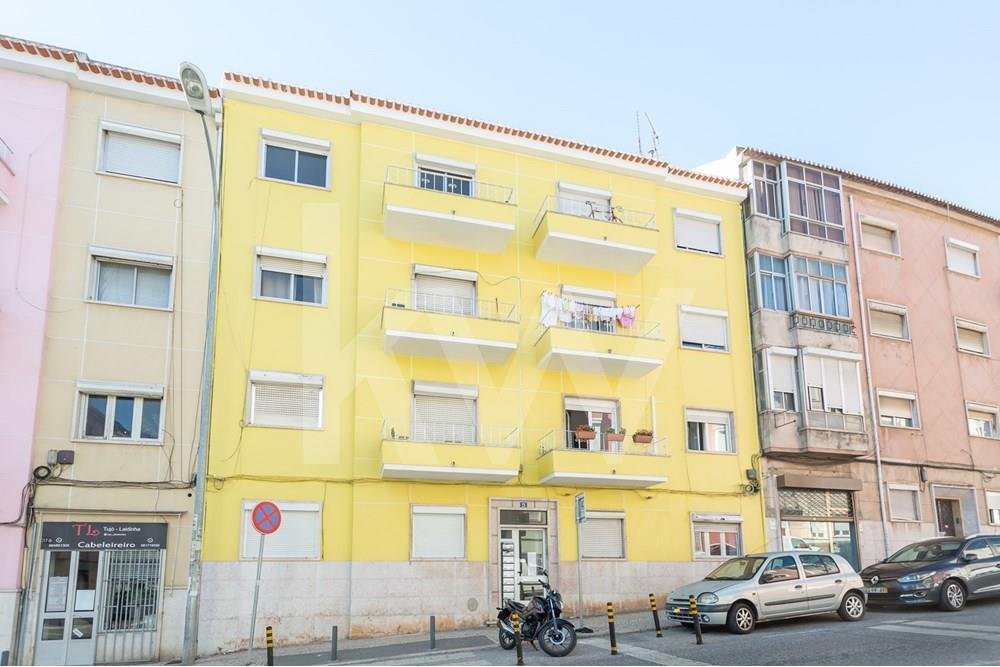 Amadora 5 Fractions Investment Opportunity In Amadora, Lisbon