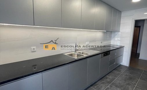 Apartment in Cedofeita, Santo Ildefonso, Se, Miragaia, Sao Nicolau e Vitoria, Porto District, Portugal 1