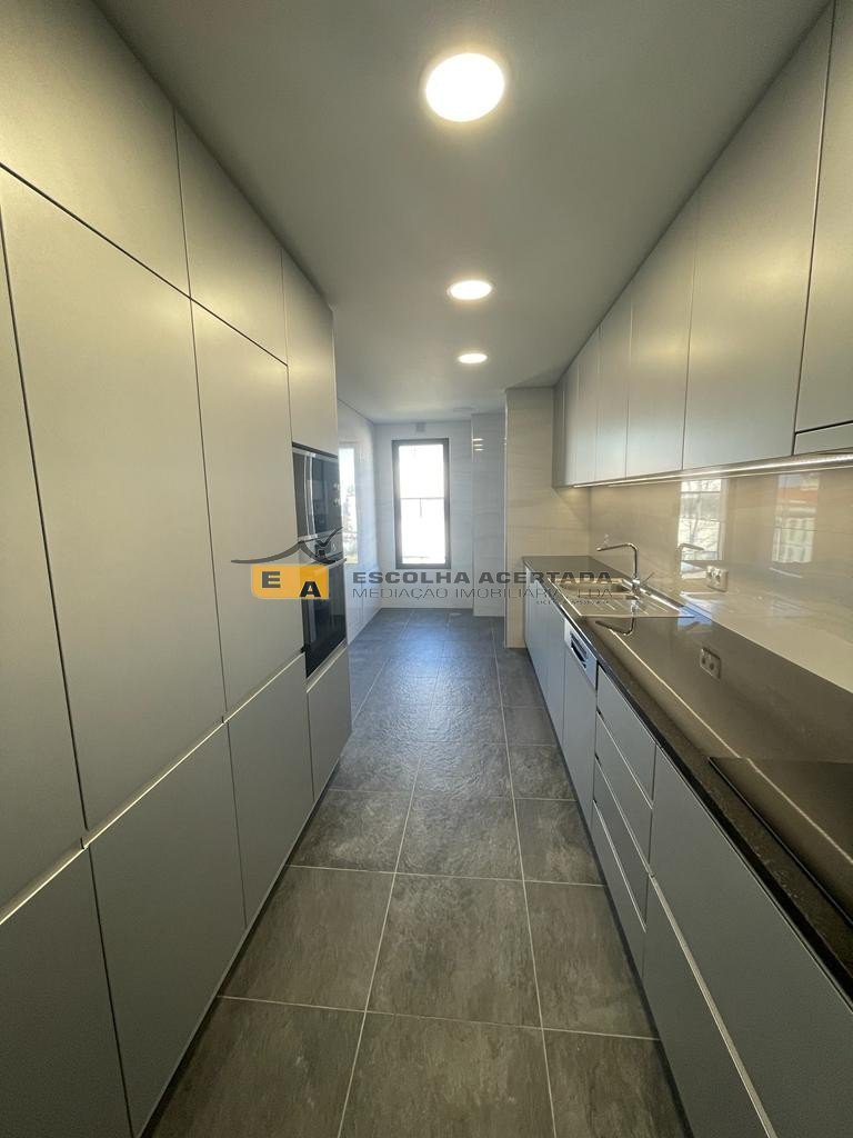 Apartment in Cedofeita, Santo Ildefonso, Se, Miragaia, Sao Nicolau e Vitoria, Porto District, Portugal 3 - 12557592