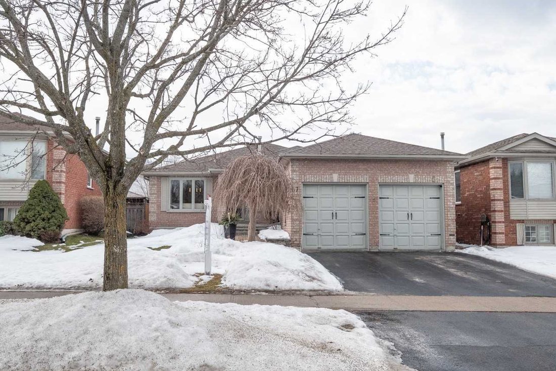 67 Columbia Rd, Barrie, On L4 N8 C5 MlsS5916853 Dans Barrie, Ontario