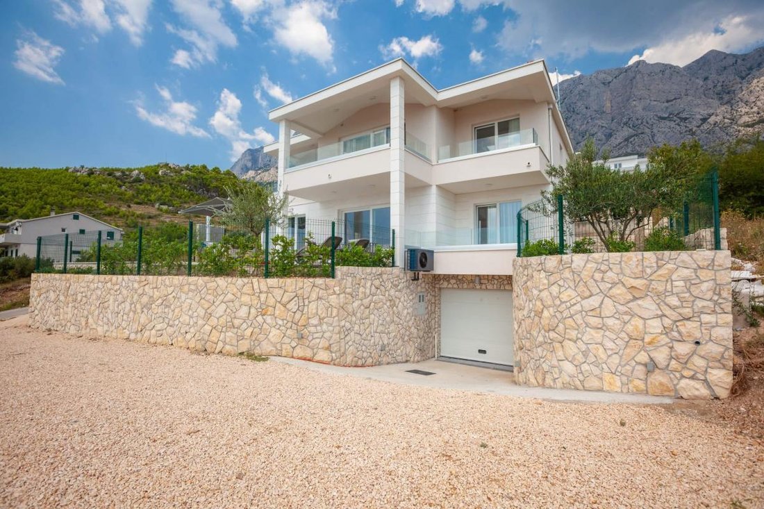 Makarska House In Makarska, Split Dalmatia County, Croatia For Sale