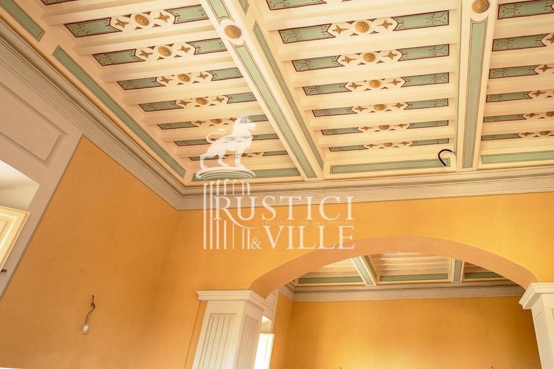 La Villa dei Sogni Toscani: Un’Eleganza Art Nouveau tra Colline e Storia