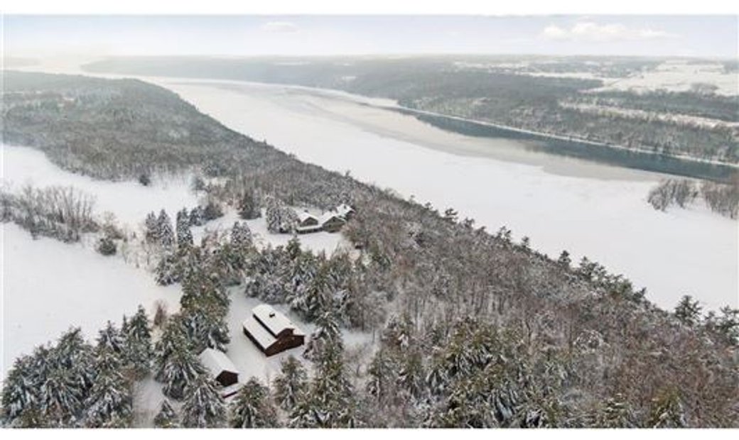 Private St. Croix Riverfront Legacy In Martell, Wisconsin, United