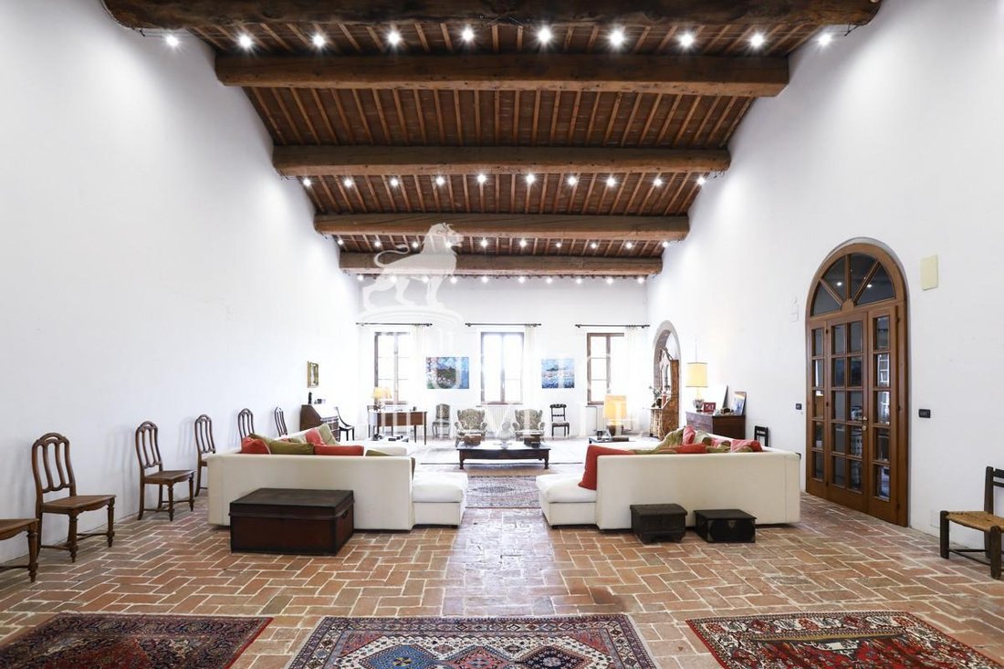 A Medici Masterpiece: Where Renaissance Grandeur Meets Tuscan Whispers