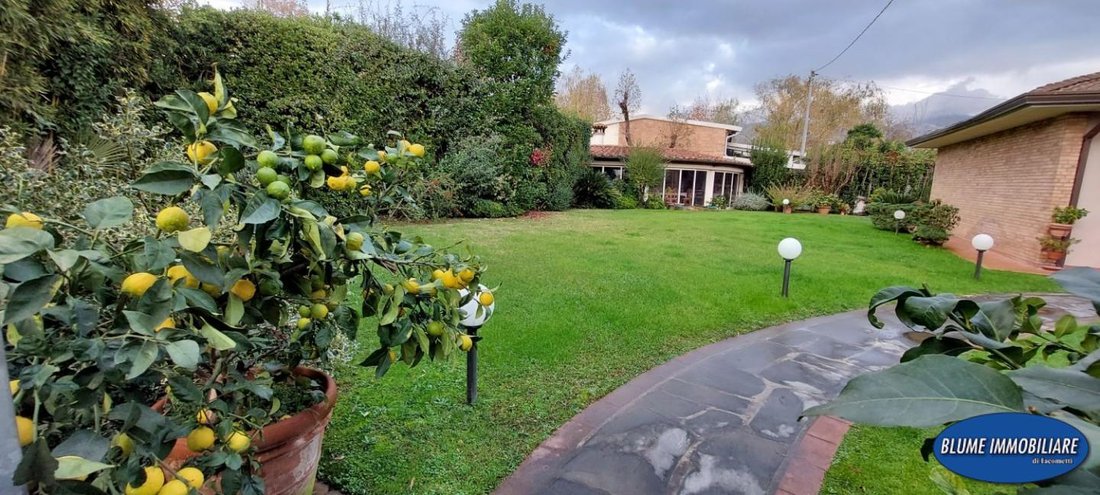 Villa in Fiumetto, Pietrasanta, Italy 2 - 12412991