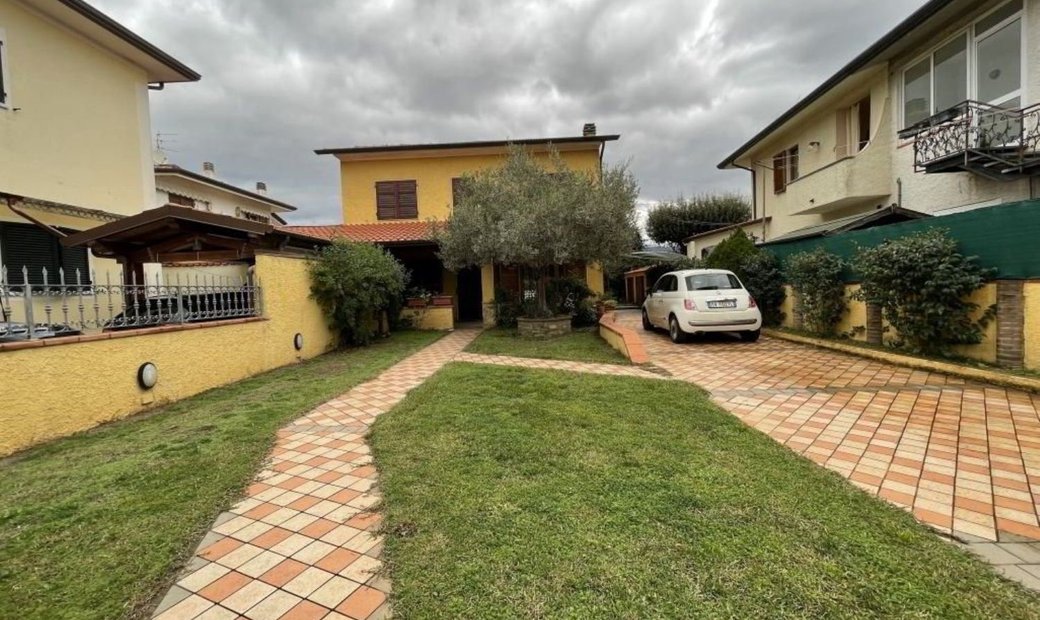 Camaiore House Villa In Camaiore, Tuscany, Italy For Sale (12561980)