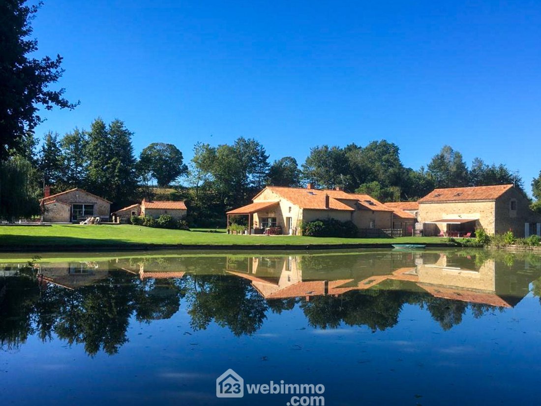 Demeure 464m² Sèvremont In Sèvremont, Pays De La Loire, France For Sale