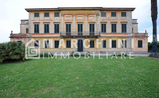 Castle in Gragnano - Lappato, Capannori, Tuscany 1