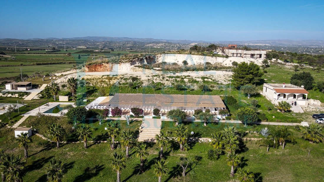 Villa in Center, Noto, Sicily 1 - 12564445
