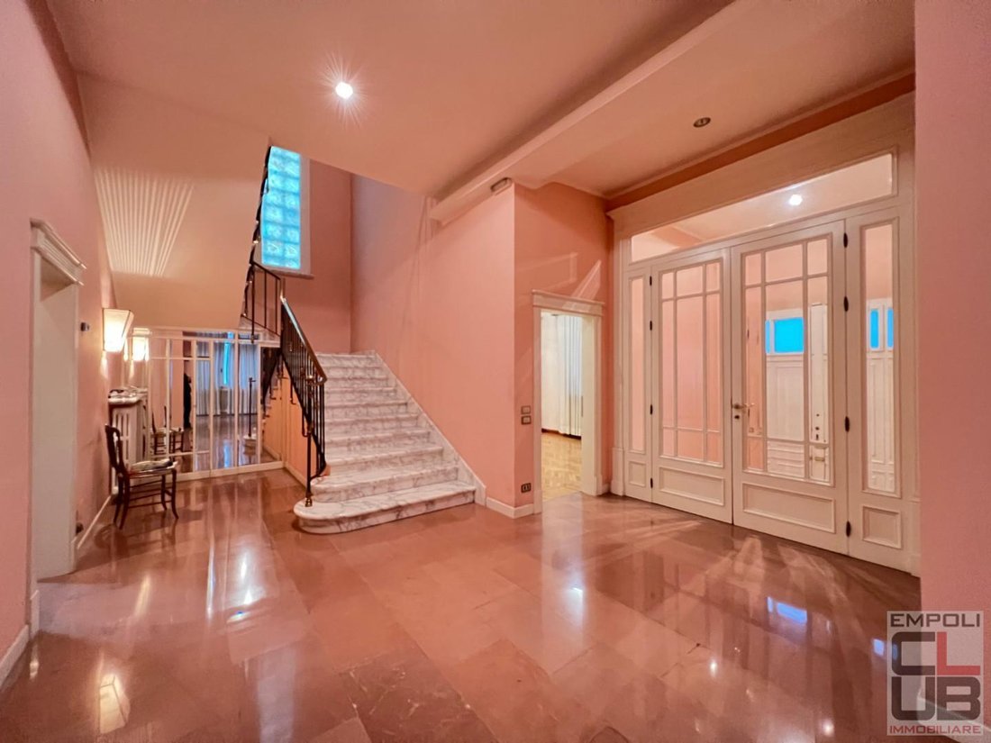 Villa in Near Center, Empoli, Tuscany 1 - 12567260