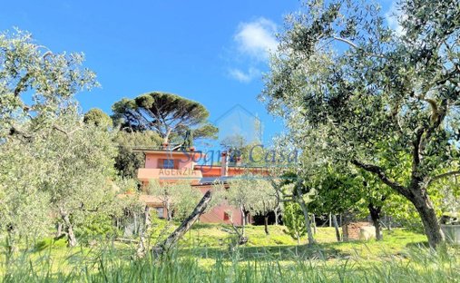 Villa in Fosdinovo, Tuscany, Italy 1