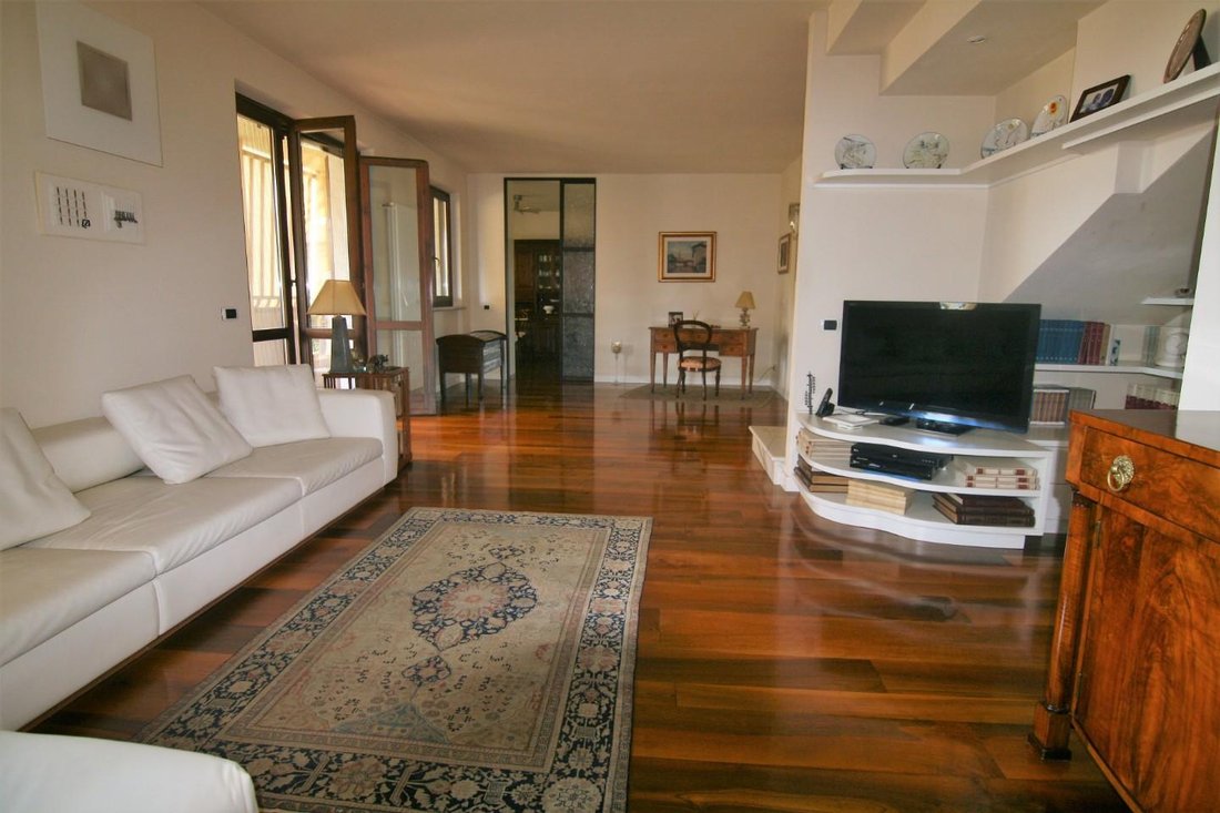 Penthouse in Avenza, Marina di Carrara, Tuscany 2 - 12567574