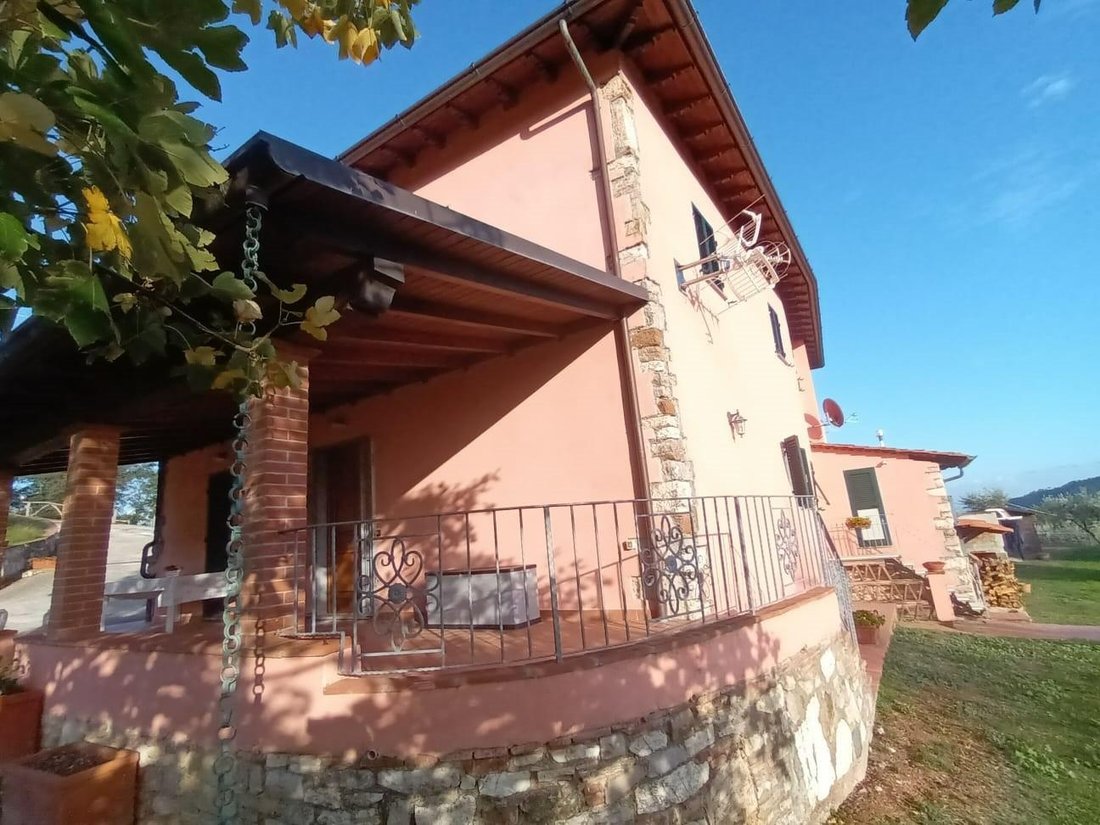 Villa in Pescaglia, Tuscany, Italy 2 - 12567832