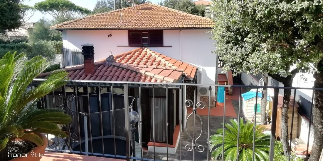 Villa in San Vincenzo, Tuscany, Italy 1 - 12568457