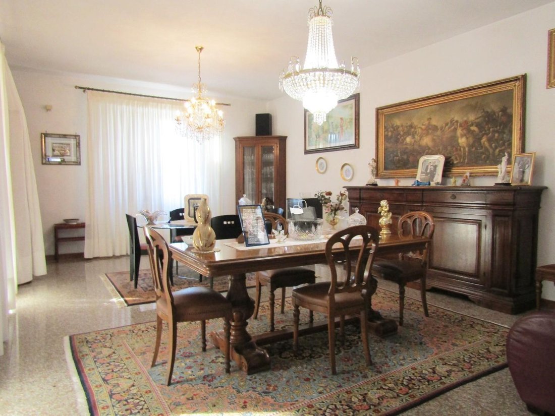 Villa in Marina di Carrara, Tuscany, Italy 3 - 12567964