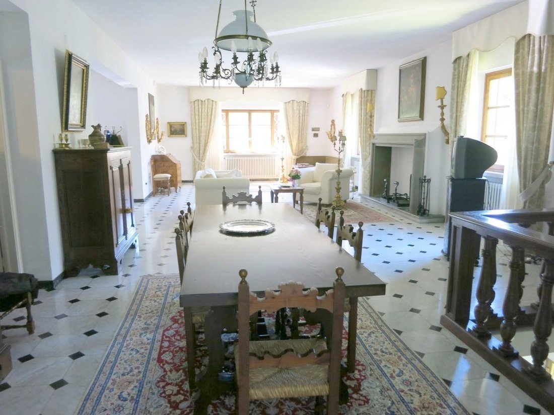 Villa in Pescaglia, Tuscany, Italy 2 - 12568373