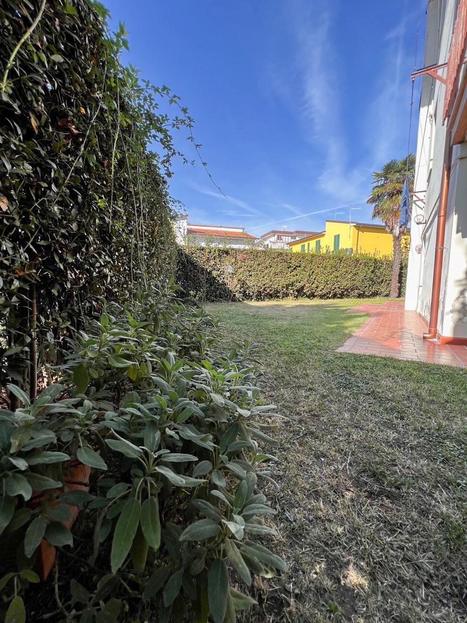 Villa in Pisa, Tuscany, Italy 3 - 12567233