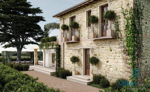 Villa in Pietrasanta, Tuscany, Italy 1