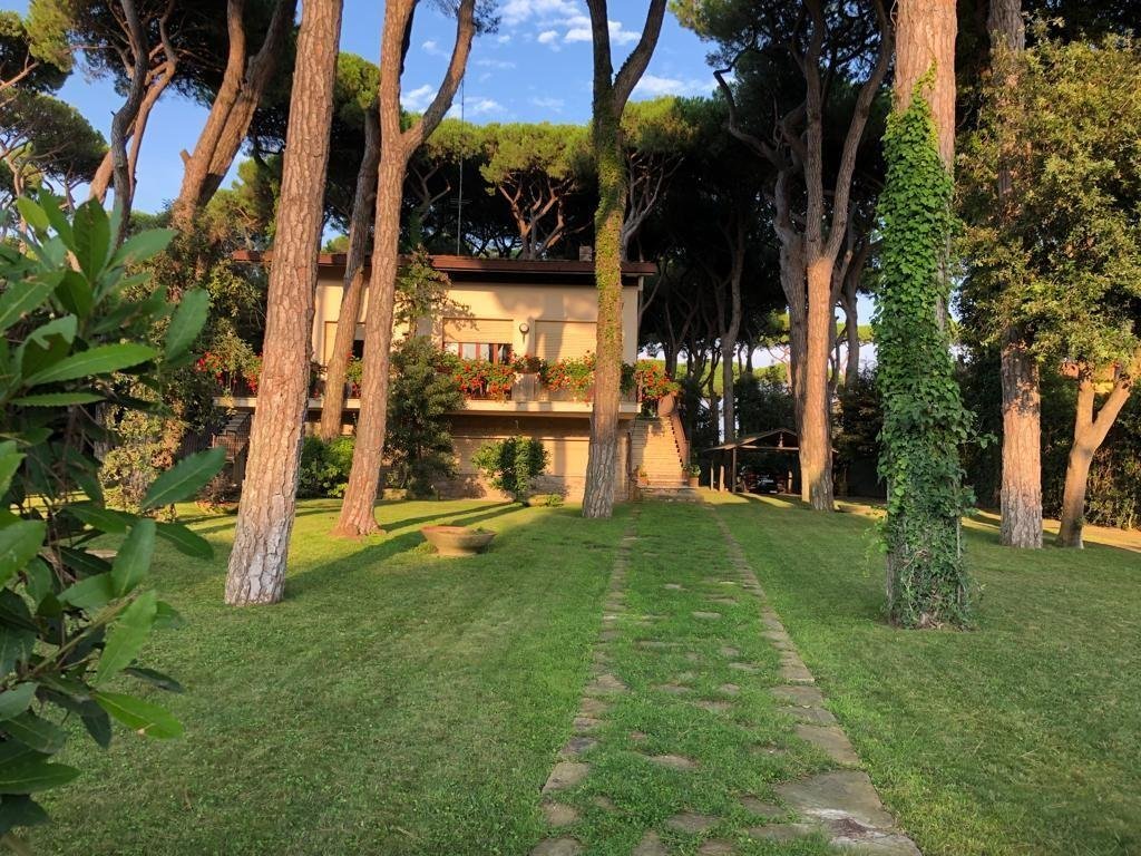Villa in Tirrenia, Pisa, Italy 1 - 12567766