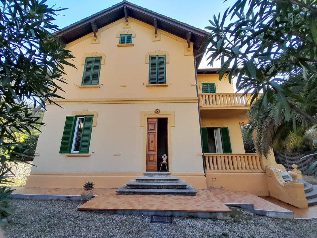 Villa in Livorno, Tuscany, Italy 2 - 12566900