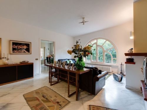 Villa in Marina di Carrara, Tuscany, Italy 1 - 12568528