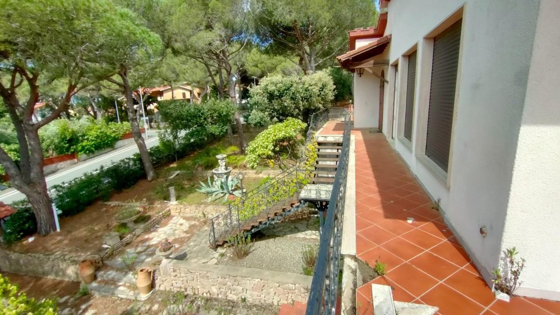 Villa in Castiglioncello, Rosignano Marittimo, Tuscany 5 - 12567140