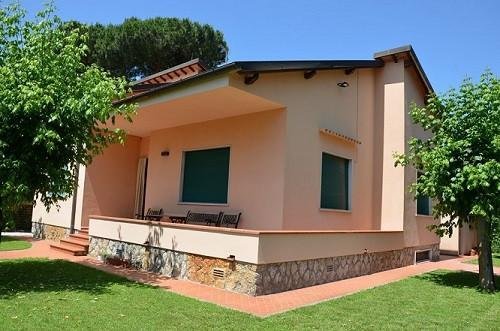 Villa in Motrone, Pietrasanta, Italy 1 - 12568030