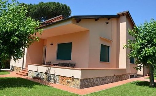 Villa in Motrone, Pietrasanta, Italy 1